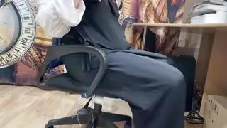 امرأة عربية تشاهد الأفلام الإباحية وتمارس العادة السرية