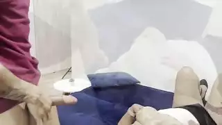 أنا آكل على قضيبه بينما هو يأكل ثديي