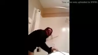 امرأة عربية مع اناكوندا
