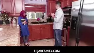 الفتاة العربية أدا سانشيز تحصل على قضيب كبير
