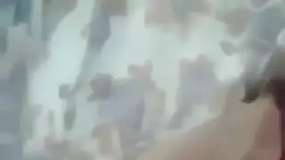 فتاة عربية محجبة تمتص الديك