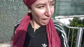 زوجة تركية تخون زوجها البريطاني مع الديك الأسود الكبير