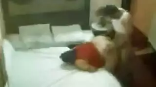 سكس نيك محارمي الام تتناك من ابنها النسوانجي