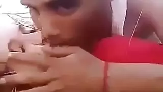 نيك قحبة في الهواء الطلق
