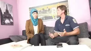 فاتنة المسلم يحصل على قرنية مع السلطات