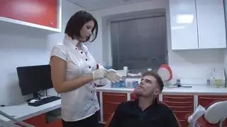 أمي تمتص ديك ابنها الكبير