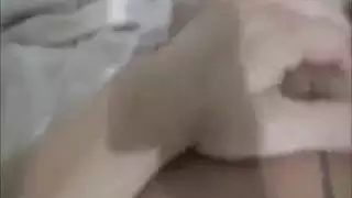 سكس مترجم تحسس بزاز أختي المنحلة وهي بتغسل ملابسها