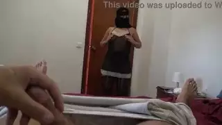 يا إلهي اللعين!!! طلبت مكالمة مع فتاة في ألمانيا لكنهم أرسلوا لي عاهرة تركية مسلمة !!!