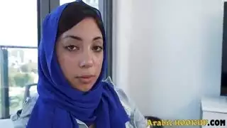 خجول في سن المراهقة العثور على ثغرة الصيام