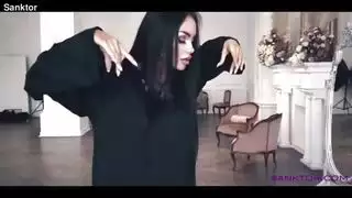 سانكتور فتاة عربية ترقص التعري