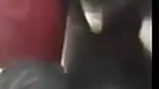 حسرى النياكه وصلت الاتوبيس الواد عمال يدقر فى اليت ولا هامه حاجه