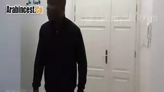 الزوج الديوث يسمح للزنجي بنيك طياز زوجتة أمامة