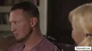 شيمالي بريتني كادي يركبون ديك بيرس باريس الضخم