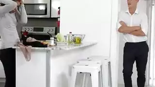 أخ غير شقيق قرنية يأكل كس أخته العربية