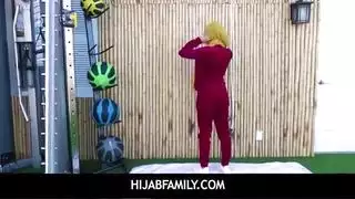 مدرب اللياقة البدنية يمارس الجنس مع عميل عربي غريب