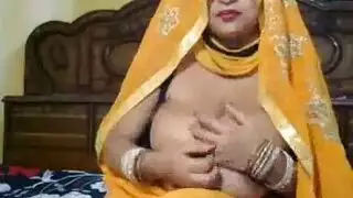 امرأة شقراء مفلس مع كس مشعر نزلت وقذرة مع رجل وسيم جدا