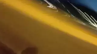 اصطياد الأزواج سخيف على الشاطئ – إنها تريد مني الانضمام!