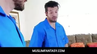 مسلم العربي مايا بيجو ثلث ووجه الثلاثي