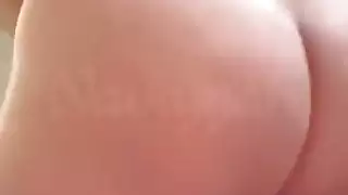 فتاة مفلس وقرنية الفاسقة العرب الكاميرا تظهر ثديها وتلعب مع كسها المشعر العربية فيديو إباحي