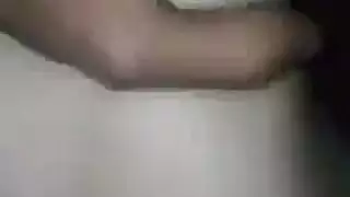 رجل عراقي يصور زبه يدخل و يخرج من أحلى كس مربرب وزوجته تصورت