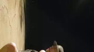 ملزمة ومكممة للإذلال العام: مكشوف ديك ديلون مادوكس الصغير