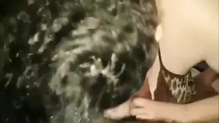شرموطة مصرية متزوجة تخون زوجها وتركب زب نياكها