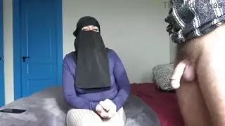 الحمار الكبير زوجة الديوث العربية التي تعيش في لندن بالمملكة المتحدة