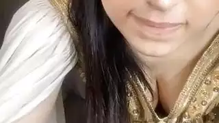 أفضل فتاة عربية للتكريم يرجى التكريم لها