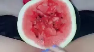 البطيخ مضاعفة محلية الصنع هزات الجماع في سن المراهقة ضيق