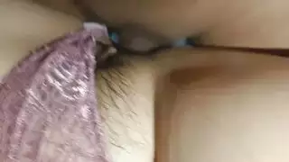 جنس لذيذ محلي الصنع لزوجين هواة مهبل غني مشعر مع بيكيني