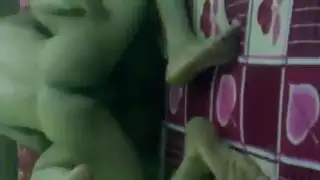 الواد العرص واخد اللبوه مراته على الارض ونازل هبد وهيا تتمحن وتتشرمط اوى
