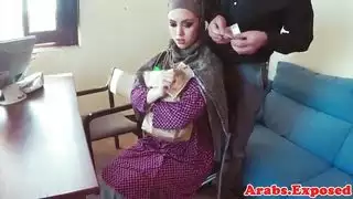 فاتنة مسلم حقيقية الأذواق الساخنة نائب الرئيس للنقد