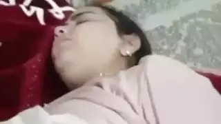 نيك مصرية واللعب في بزازها الملبن