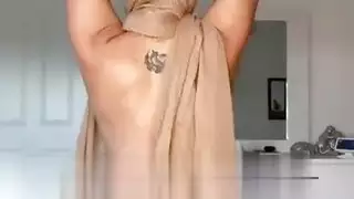 رقص شرقي رائع من عاهرة شابة