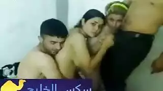 ولدين مع بنتين و احلي سكس جماعي مصري